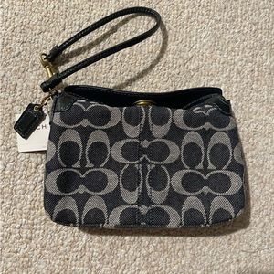 NWT COACH Denim Signature Patent Leather Turnlock Wristlet